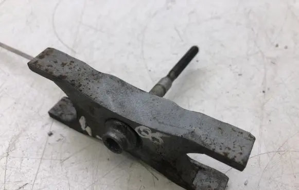 Audi Q5 SQ5 Fuel Injector clamp holder