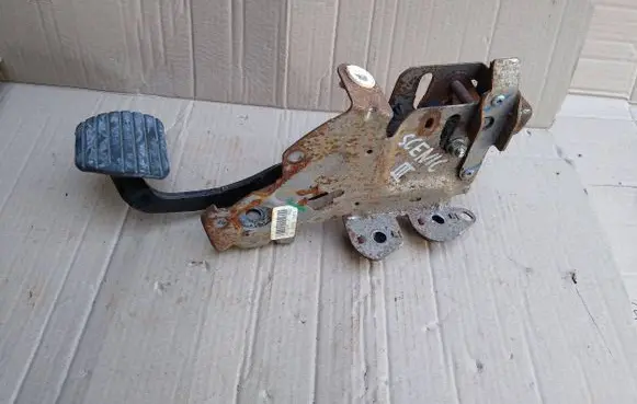Renault Scenic III - Grand scenic III Brake pedal 465010016R