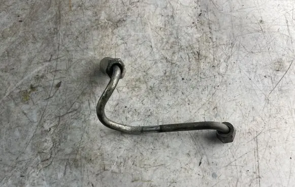 Fuel injector supply line/pipe