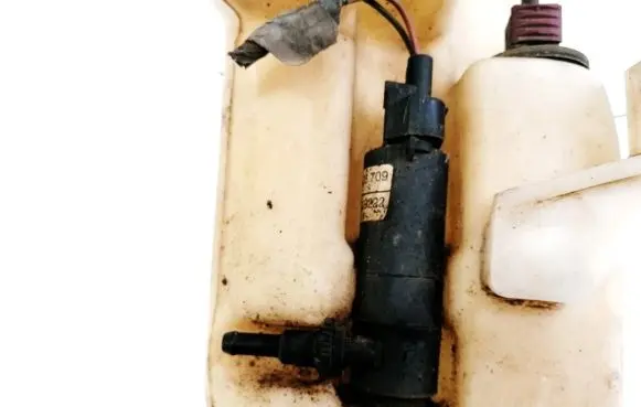 Saab 9-5 Headlight washer pump 