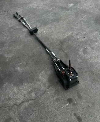 Chevrolet Cruze Gear shift cable bracket 25183817
