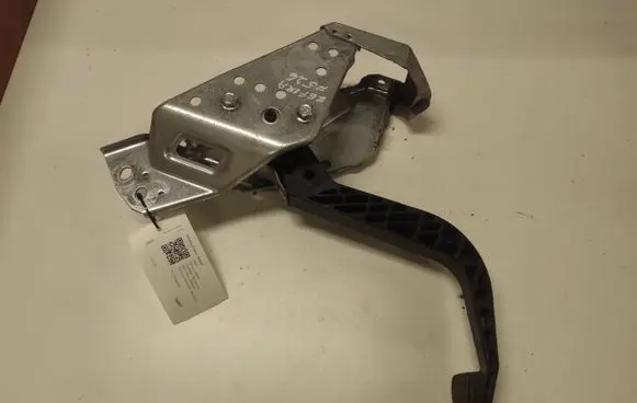 Opel Zafira A Brake pedal