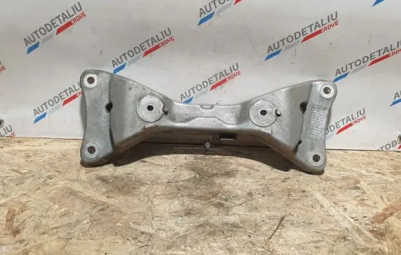 BMW 2 F22 F23 Gearbox mounting bracket 6860777 22316860777