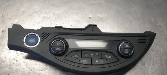Toyota Yaris Climate control unit 75F206 559000D800