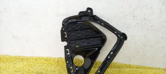 Hyundai Tucson LM Front bumper lower grill 86524-D7700