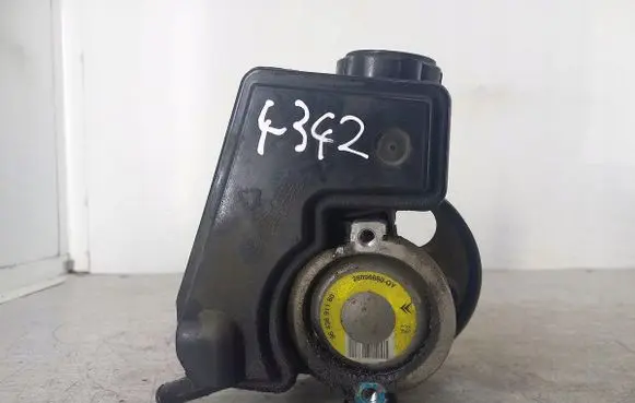 Peugeot 206 Power steering pump 