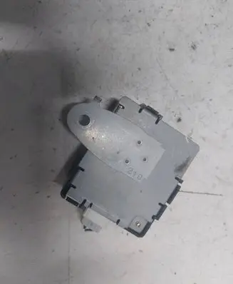 Toyota Corolla E120 E130 Door control unit/module 8974112290 2513000240