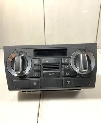 Audi A3 S3 8P Climate control unit 8P0820043BM