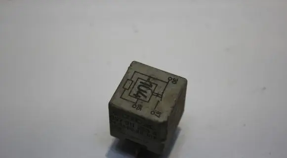 Glow plug pre-heat relay