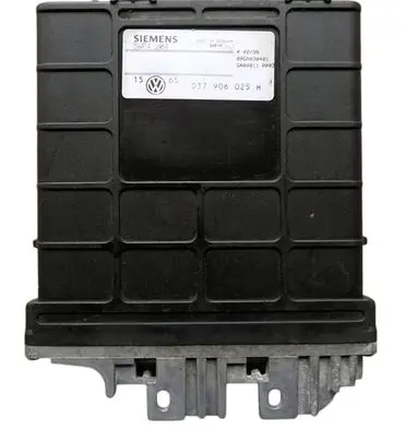 Volkswagen Golf III Engine control unit/module 037906025H 5WP4204