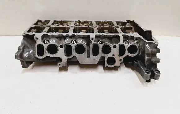 BMW 3 E90 E91 Engine head 778109304 07L0L90094 V2156686