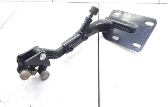 Mercedes-Benz Vaneo W414 Sliding door lower roller guide/hinge A4147600547