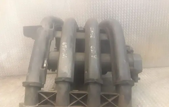 Mercedes-Benz A W169 Intake manifold 2661410201 A2661410201