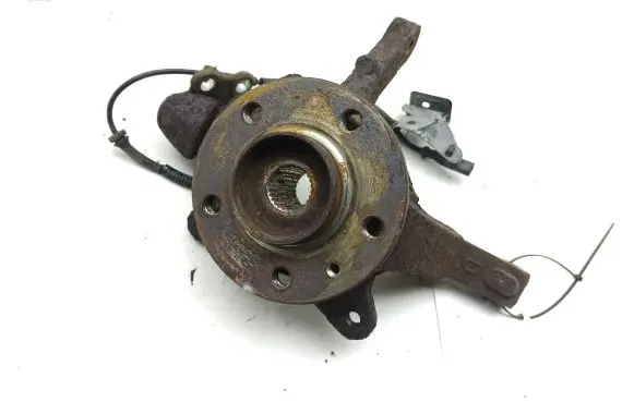 Nissan Primastar Front wheel hub