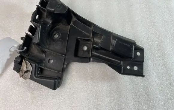 Volvo S60 Front bumper mounting bracket 31323832
