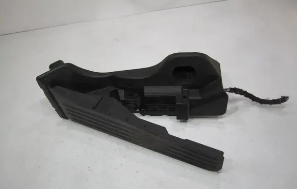 Volkswagen Golf Plus Accelerator throttle pedal 1K1721503M 6PV00889000