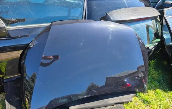 Volkswagen Touran II Engine bonnet/hood 1T3