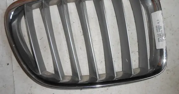 BMW X1 E84 Front bumper upper radiator grill 2993306 2993308