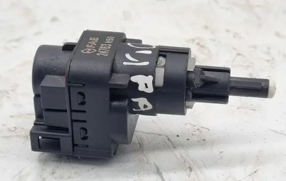 Volkswagen Touran I Brake pedal sensor switch 24763