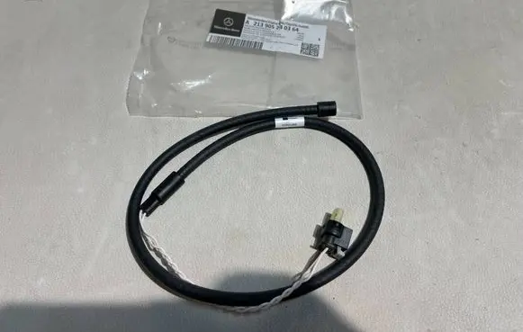 Mercedes-Benz E W213 Tailgate sensor W2139052403