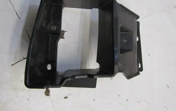 Suzuki Swift III Radiator trim KRIS235789