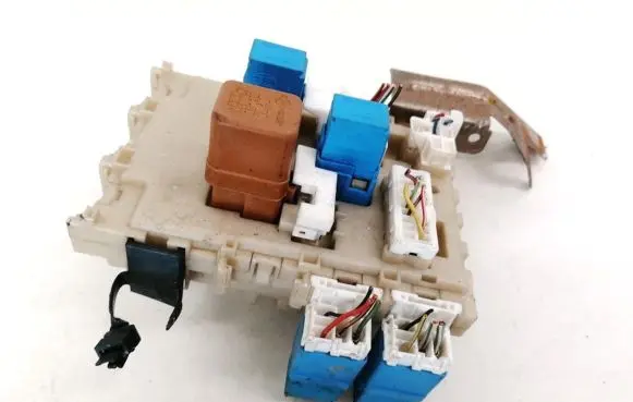 Nissan Almera N16 Fuse box set 0826022