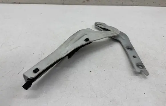 Seat Arona Engine bonnet/hood hinges 6F0823301A