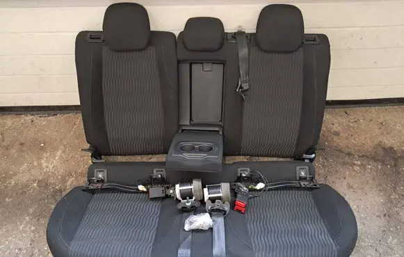Peugeot 308 Second row seats 