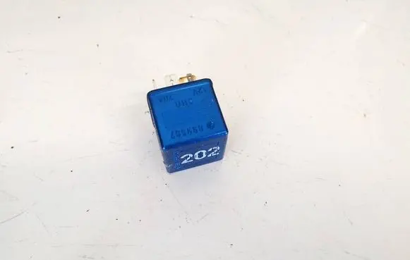 Audi A4 S4 B5 8D Other relay 8a0951253