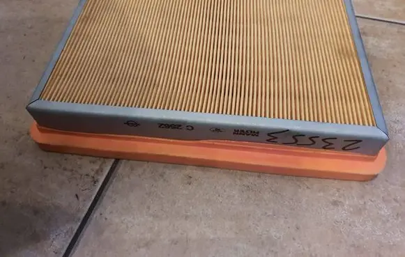 Mazda 626 Air filter C2562