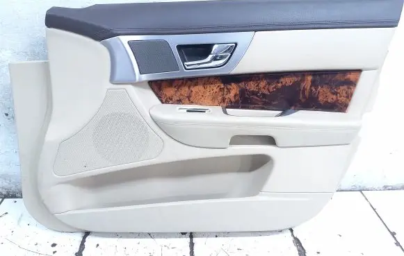 Jaguar XF X250 Front door card panel trim 8X235423712E