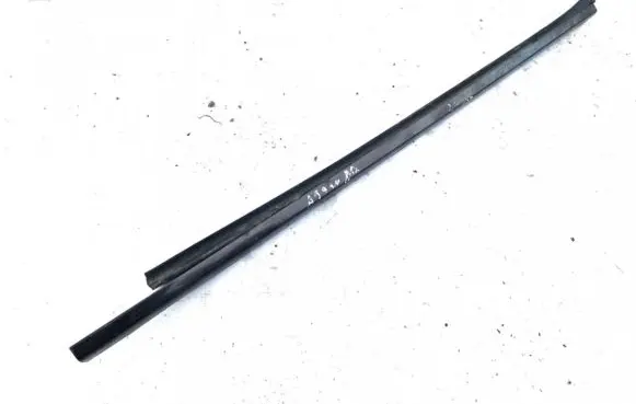 Mercedes-Benz C W202 Front door glass trim molding 