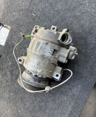 Volkswagen PASSAT B5 Air conditioning (A/C) compressor (pump) 8D0260808 447200963
