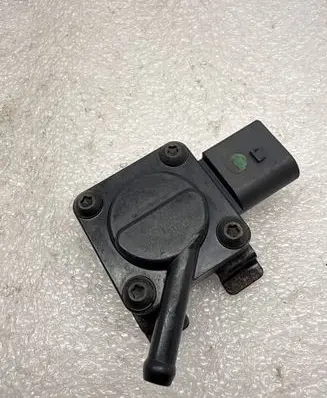 BMW 5 E60 E61 Exhaust gas pressure sensor 7789219