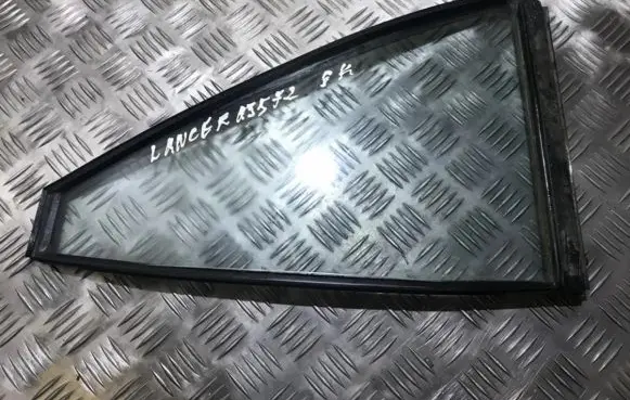Rear vent window glass