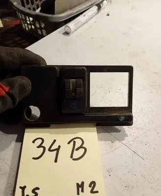 Mitsubishi Colt Headlight level height control switch MR250917