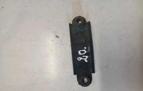Volvo XC60 Engine mounting bracket 30671219