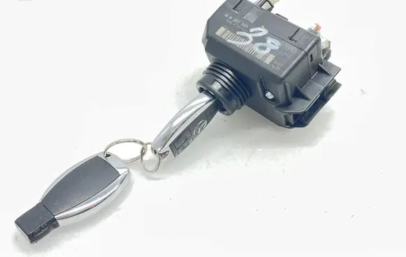 Mercedes-Benz C W204 Ignition lock A2075450108