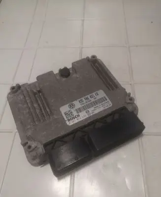Volkswagen Golf Plus Engine control unit/module 03G906021KQ 0281013233