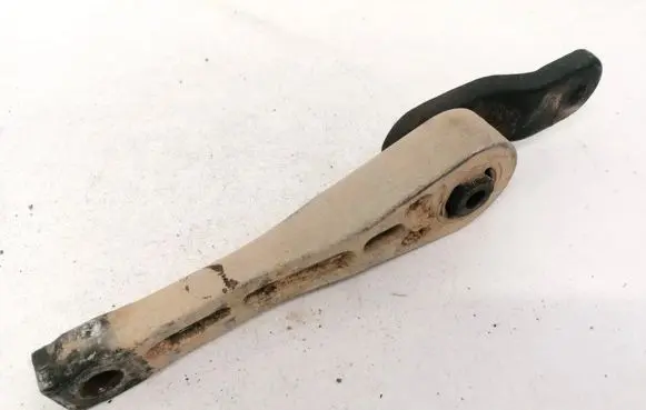 Volkswagen Touran I Engine mount bracket