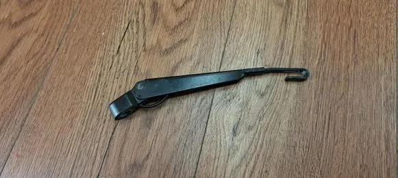 Ford Focus C-MAX Rear wiper blade arm 17526AA