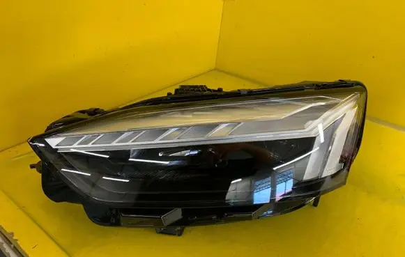 Audi A5 Headlight/headlamp 8W6941039