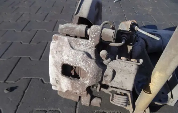 Honda Civic IX Rear brake caliper