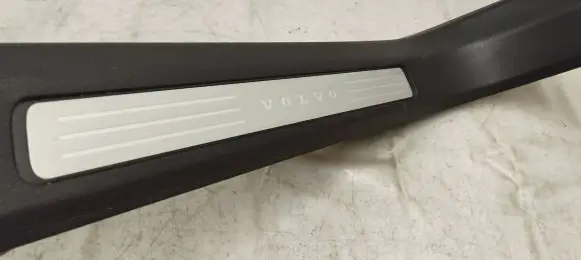 Volvo XC60 Front sill trim cover 31672950