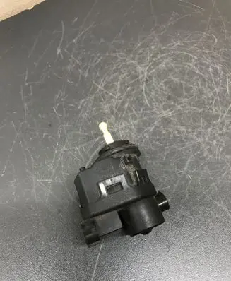 Renault Scenic I Headlight level adjustment motor 7700420736