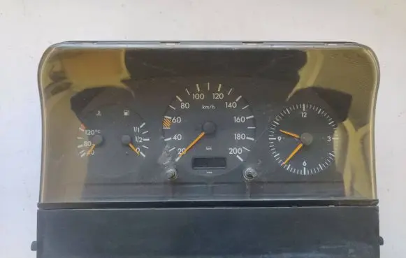 Volkswagen II LT Speedometer (instrument cluster) 43474