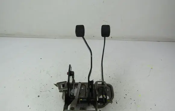 Suzuki Swift I Pedal assembly 