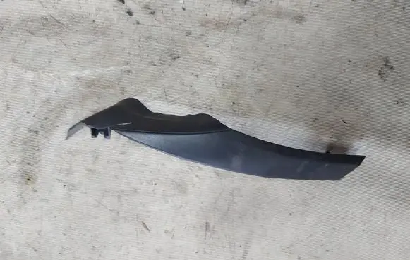 Citroen C4 Cactus Windshield trim 9804826780