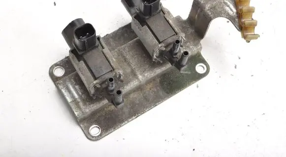 Volvo S40 Valve vacuum 