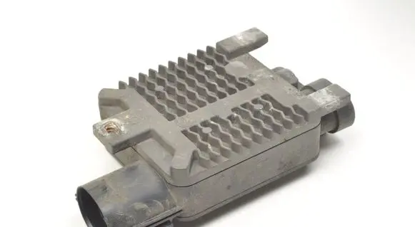 Volvo V70 Coolant fan relay 940009300